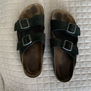 Black Arizona Birkenstock size 41 narrow